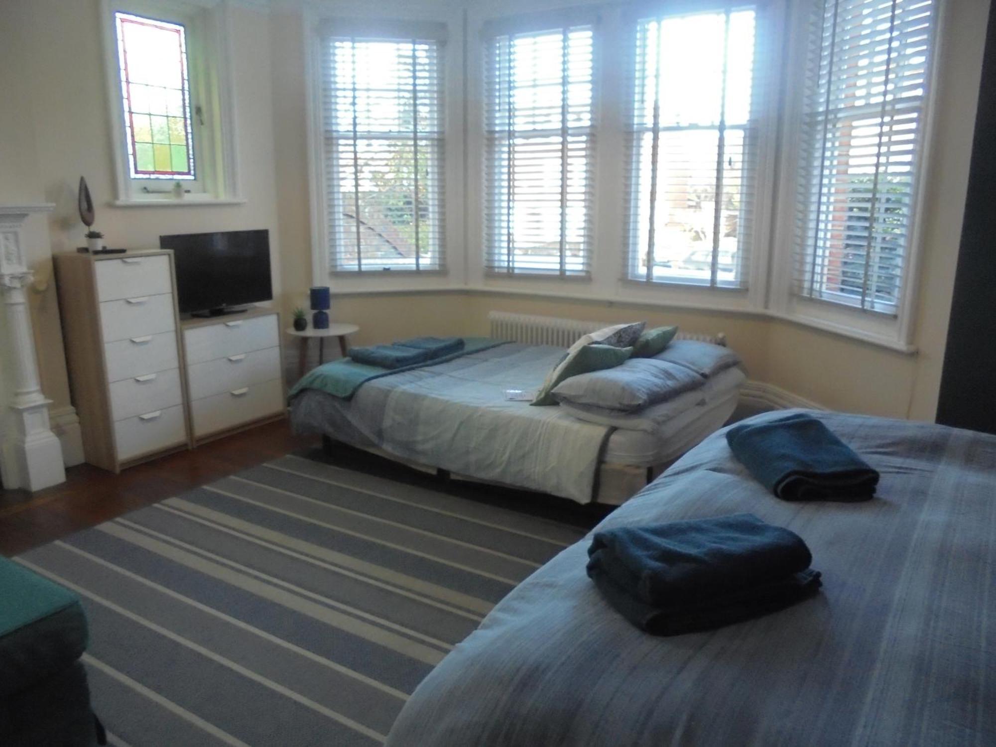 Silverdale Holiday Apartments Eastbourne Room photo